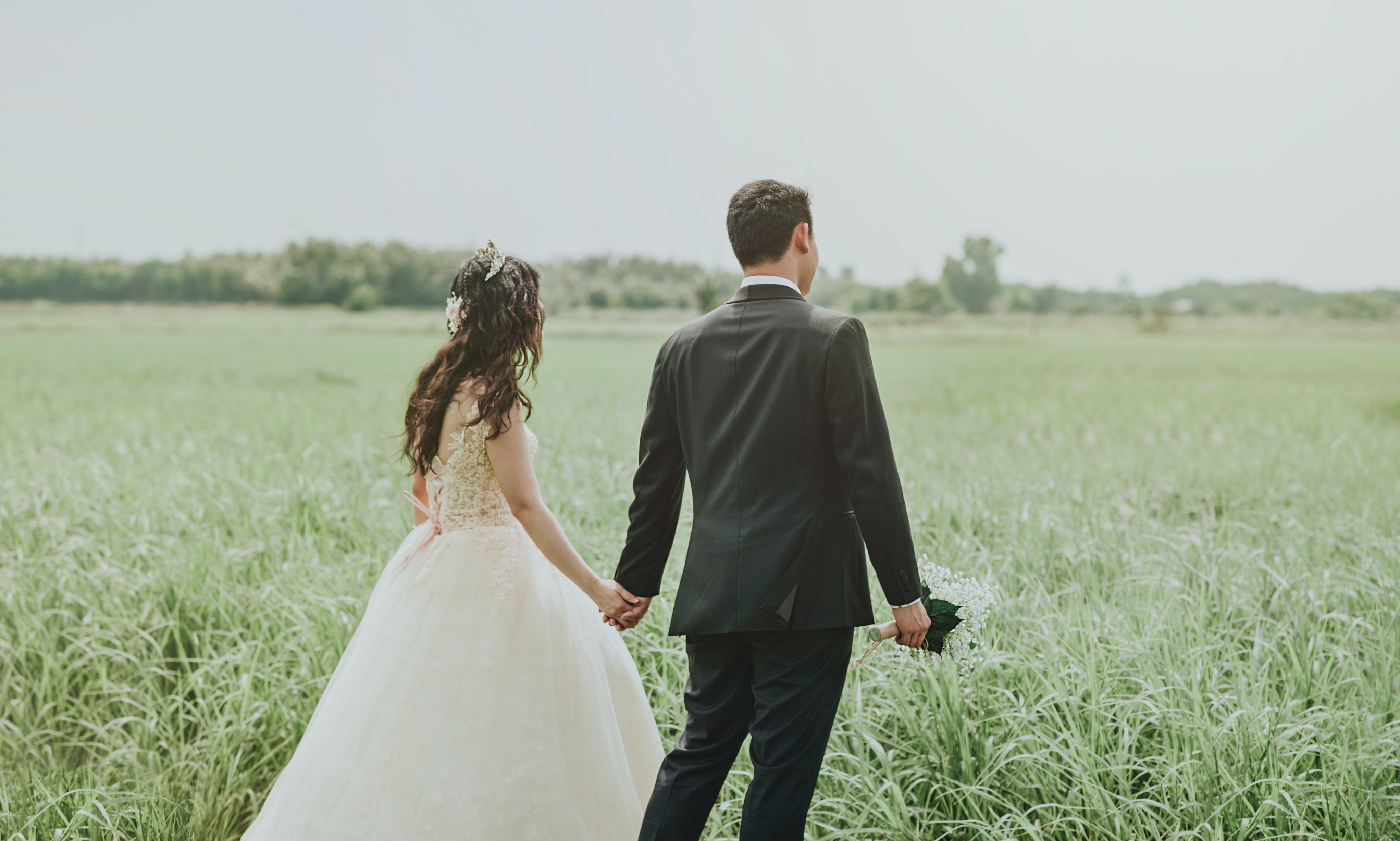 Svatební účesy pro jemné vlasy: 5 tipů k upoutání svatebčanů